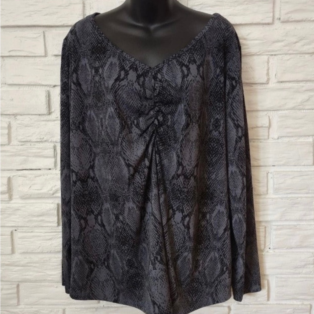 EVRI 2X snake skin ruched top
